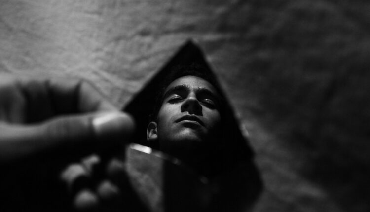 Como melhorar a autoestima olhando no espelho todos os dias