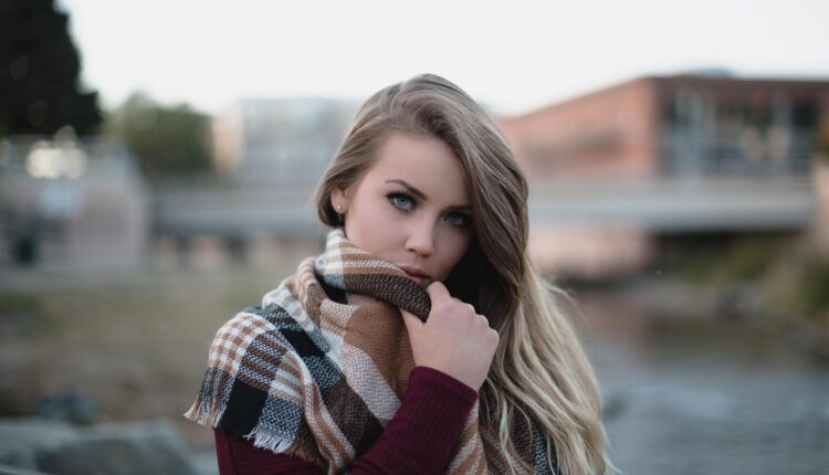 Cortes para cabelos médios lisos: tendências práticas e estilosas