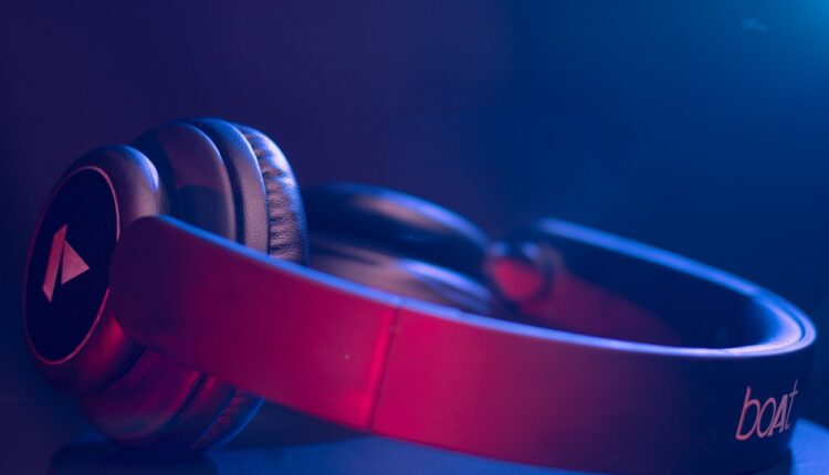 Esse som que você escuta quando está em silêncio tem uma origem estranha