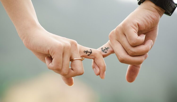 Tatoo de casal: as mais lindas e simbólicas para eternizar o amor