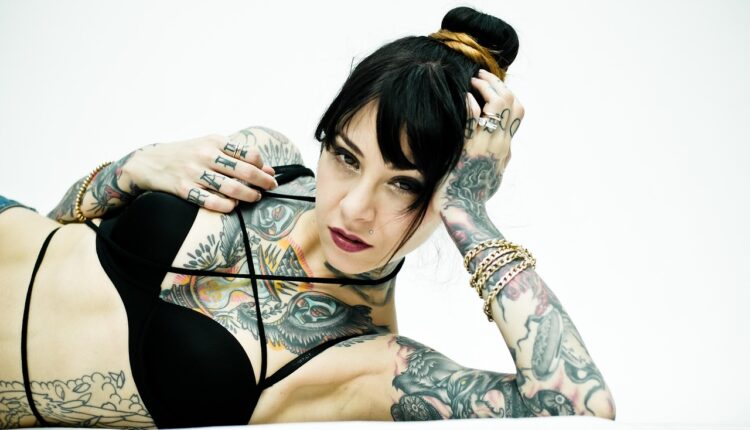 Tatuagens de nomes: como eternizar alguém na pele com estilo