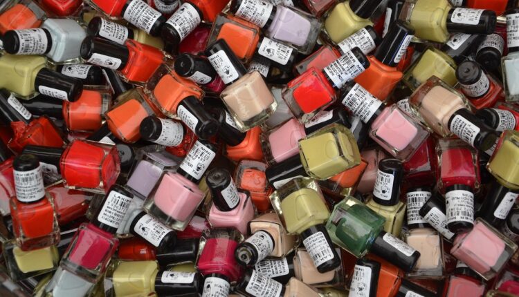 Como montar uma necessaire compacta e funcional